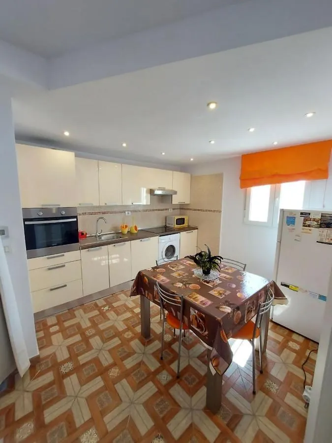 Charlotte Apartment Down Costa Del Silencio
